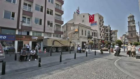 YALI CADDESİ